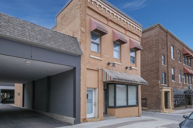 property at 117 E Cherry St