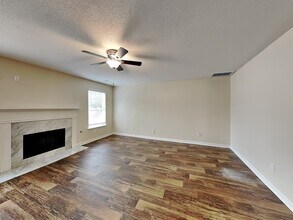 6095 Trotters Cir in Fairburn, GA - Foto de edificio - Building Photo