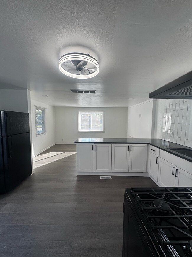 526 Pershing Ave in Machesney Park, IL - Building Photo - Building Photo