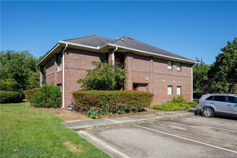 1048 Ancestry Dr in Fayetteville, NC - Building Photo