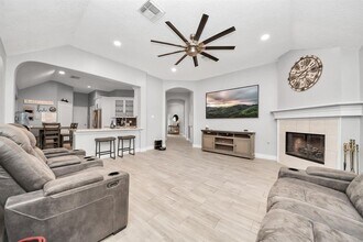 2015 Dawn Crest Ct in League City, TX - Building Photo - Building Photo