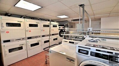 EAST 49 STREET in New York, NY - Building Photo - Building Photo