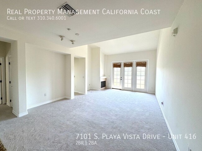 7101 Playa Vista Dr in Los Angeles, CA - Building Photo - Building Photo