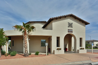 Bella Estancias in El Paso, TX - Building Photo - Building Photo