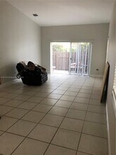 10932 NW 69th St in Doral, FL - Building Photo - Building Photo
