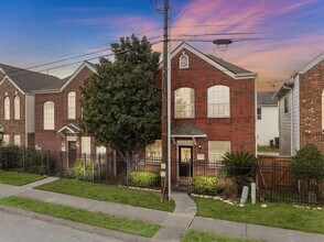 1749 Aden Dr in Houston, TX - Building Photo - Building Photo
