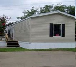 La Casita Manufactured Home Community in North Richland Hills, TX - Building Photo - Building Photo