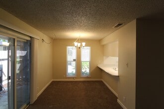 5455 Roundtree Pl in Concord, CA - Building Photo - Building Photo