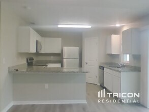 11167 Nexus St in Spring Hill, FL - Building Photo - Building Photo