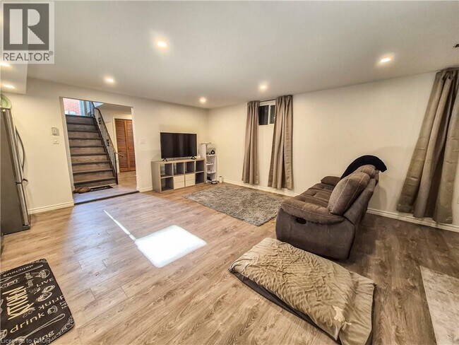 11 Duncairn Ave in Kitchener, ON - Building Photo - Building Photo