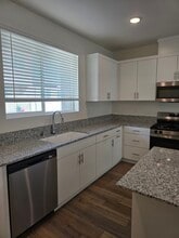 5350 Seacliff Pl, Unit 50 in San Diego, CA - Building Photo - Building Photo