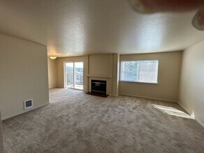 3811 130th Ln SE in Bellevue, WA - Building Photo - Building Photo