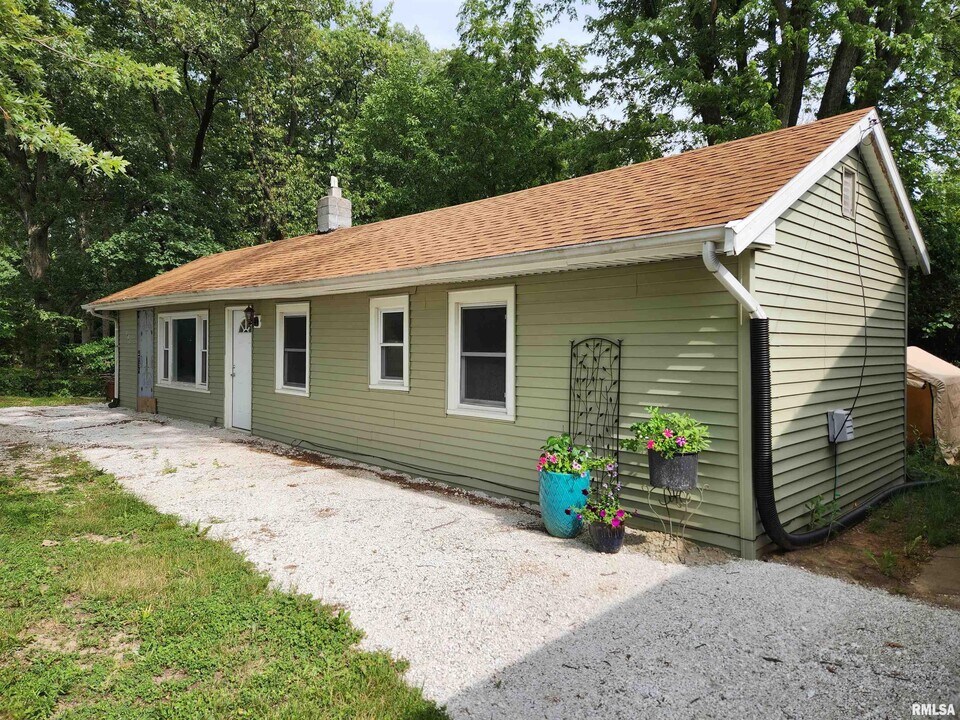 225 Old Germantown Rd in East Peoria, IL - Building Photo