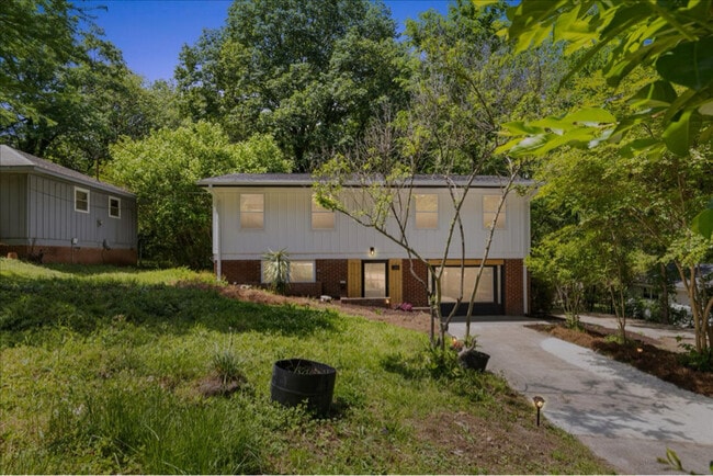property at 2904 Sprucewood Dr
