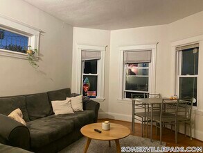 44 Sunset Rd in Somerville, MA - Foto de edificio - Building Photo