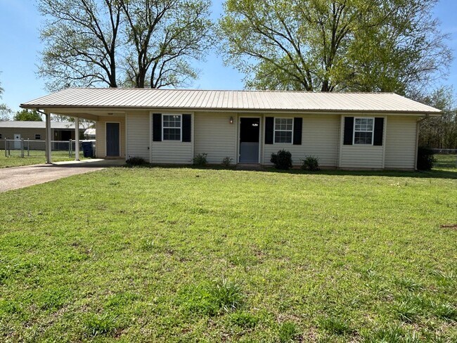 property at 3106 Apple Valley Ln