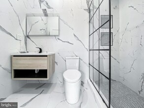 1537 N 33rd St, Unit C in Philadelphia, PA - Foto de edificio - Building Photo