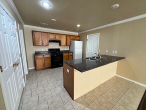 1603 Evening Shade Dr in Fayetteville, AR - Foto de edificio - Building Photo