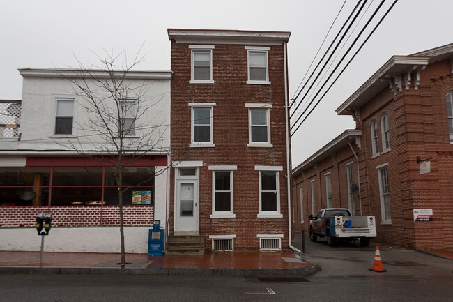 118 N Church St in West Chester, PA - Foto de edificio - Building Photo
