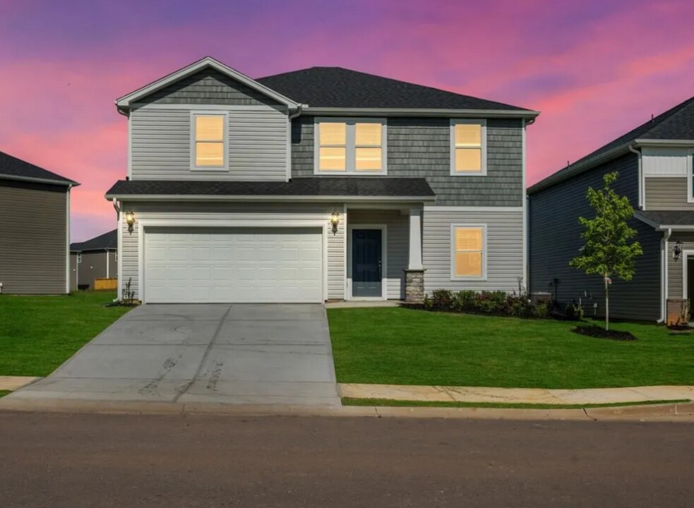 527 Ward Wilson Trl in Duncan, SC - Building Photo