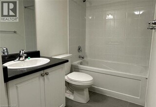 2789 Eglinton Ave E in Toronto, ON - Building Photo - Building Photo