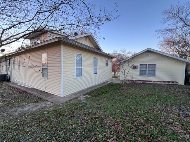 218 E Haven Rd in Waxahachie, TX - Building Photo - Building Photo