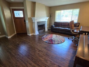 333 NE Fetzner St in Grants Pass, OR - Building Photo - Building Photo