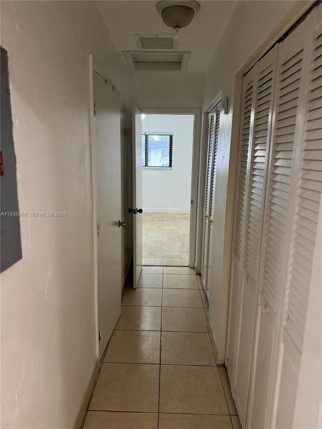 6510 Grant Ct in Hollywood, FL - Building Photo - Building Photo