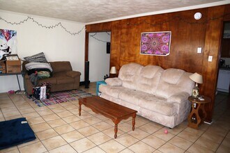 195 Beazell St, Unit 195 in California, PA - Building Photo - Building Photo