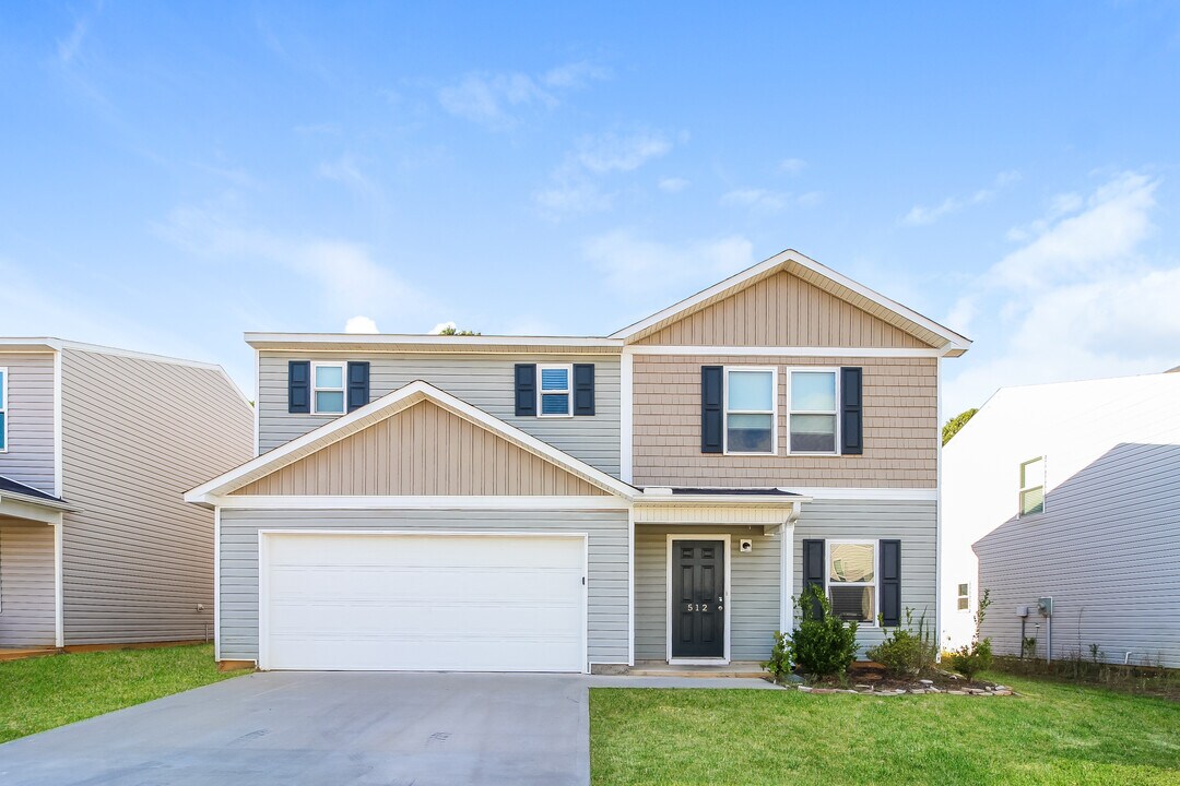 512 Wagon Trail in Duncan, SC - Building Photo
