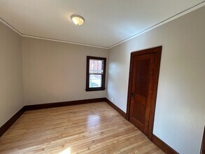 1933 N Cambridge Ave, Unit 1935A in Milwaukee, WI - Building Photo - Building Photo