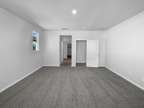 8416 Tapies Way in Elk Grove, CA - Building Photo - Building Photo