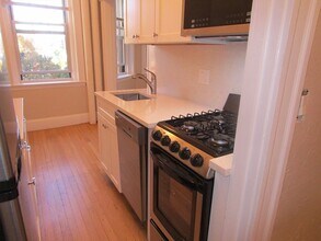 122 Riverway in Boston, MA - Building Photo - Building Photo