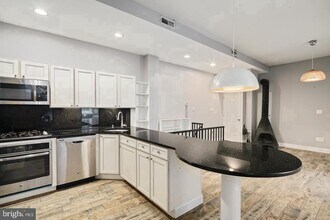 727 S 2nd St in Philadelphia, PA - Building Photo - Building Photo