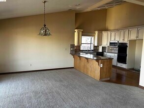 5593 Drakes Dr in Discovery Bay, CA - Building Photo - Building Photo