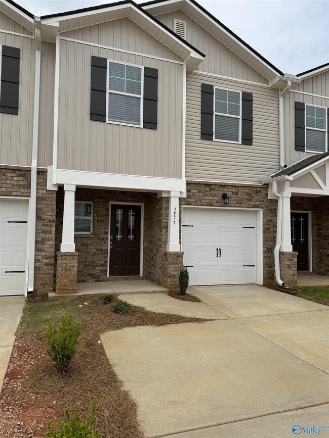 7577 Discovery Pt Dr NW
