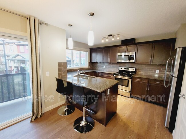 1784 Cunningham Way SW in Edmonton, AB - Building Photo - Building Photo