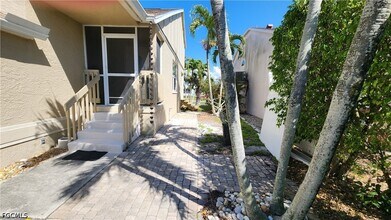 6118 Montego Bay Loop in Ft. Myers, FL - Building Photo - Building Photo