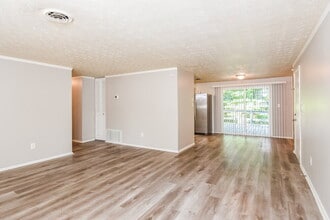 1860 Suwanee Ridge Ct NW in Lawrenceville, GA - Foto de edificio - Building Photo