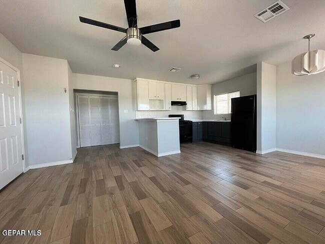 9467 Landry McKee Ln in El Paso, TX - Building Photo - Building Photo