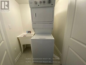 18 Riley Reed Ln in Richmond Hill, ON - Building Photo - Building Photo