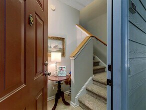 708 Spring Heights Ln in Smyrna, GA - Building Photo - Building Photo