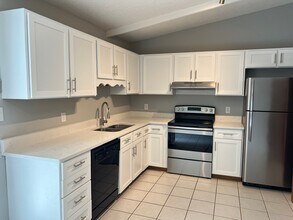 116 Lookout Dr, Unit B in Asheville, NC - Foto de edificio - Building Photo