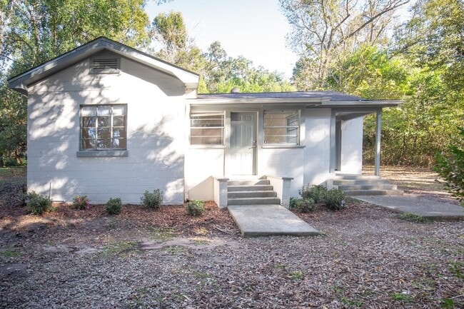 property at 135 Columbia Dr