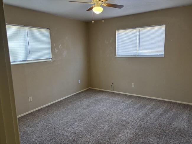 property at 728 W Manana Blvd