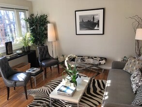 1316 Constitution Ave NE, Unit 1 in Washington, DC - Foto de edificio - Building Photo