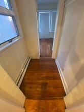 17 Gibbs St, Unit 1 in Brookline, MA - Foto de edificio - Building Photo