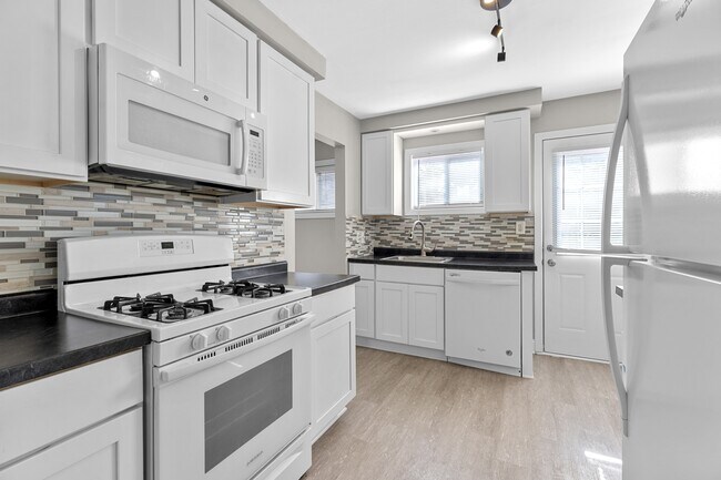 28735 Brentwood St in Southfield, MI - Building Photo - Building Photo