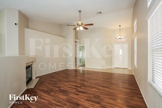 8004 Verde Springs Dr in Las Vegas, NV - Building Photo - Building Photo