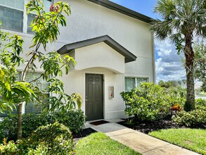 9077 Gervais Cir in Naples, FL - Building Photo - Building Photo
